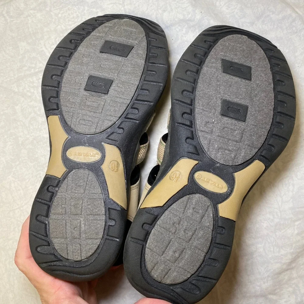 Airwalk Fisherman Sport Sandals Beige Black Closed Toe Women's 9.5 Hiking Water